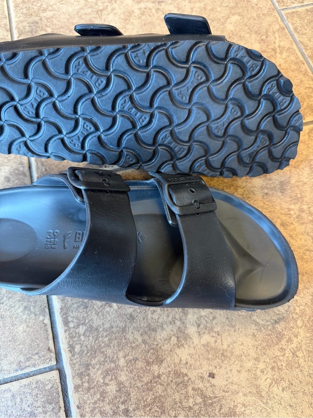 Women’s Birkenstock Arizona Essentials - Picture 4 of 4